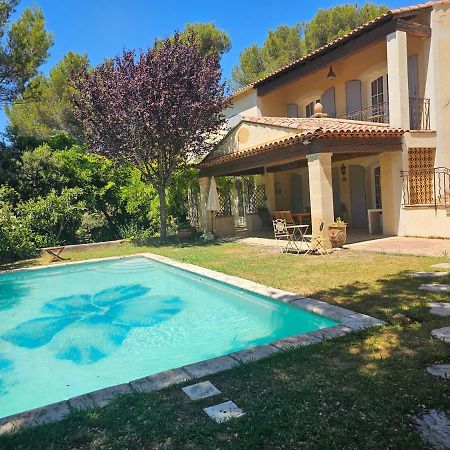 Villa De 240 M2 Au Calme Avec Piscine Salon-de-Provence Exterior photo