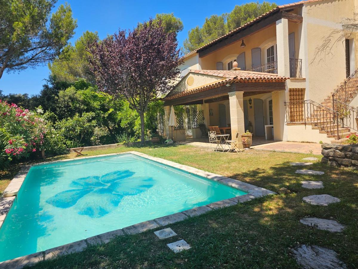 Villa De 240 M2 Au Calme Avec Piscine Salon-de-Provence Exterior photo